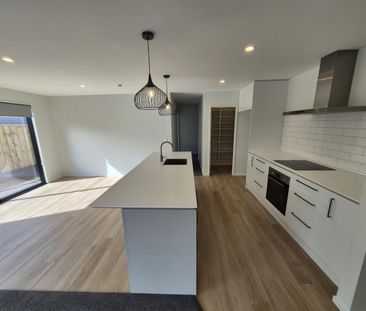 10 Robson Drive, Lincoln - Photo 2