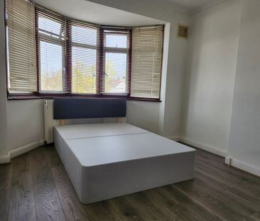 Room in a Shared House, Mayday Gardens, SE3 - Photo 3