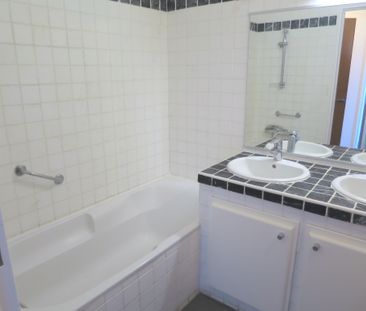 Location Appartement 3 pièces 75m² - Photo 4