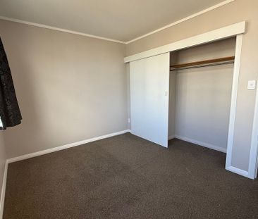 Cozy Two Bedroom Apartment in Berhampore - Photo 3