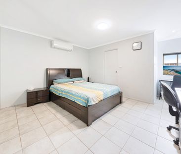 Spacious Family Home - Photo 6