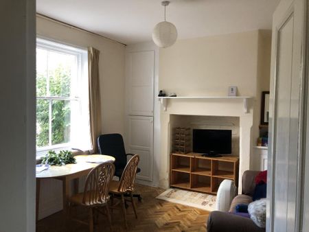 4 bedroom terraced house to rent - Photo 3