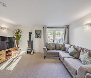 3 bedroom terraced house to rent - Photo 2