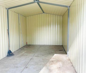 Beautiful Home, Close to Public School! - Photo 5