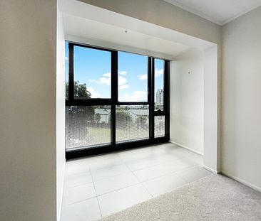 Luna Apartments - 1 Bedroom - 1 Bathroom - 1 Secure Carpark - Photo 1