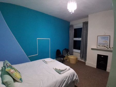 Room in a Shared Flat, Landguard Rd, SO15 - Photo 3
