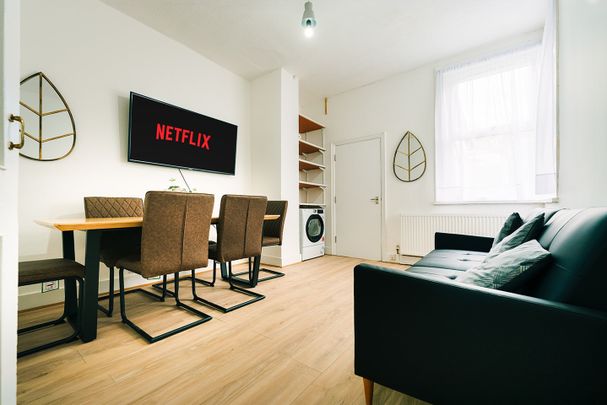 2 Bed Flat, Kimberley Avenue, IG2 - Photo 1