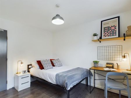 6 bedroom flat to rent - Photo 3