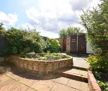 3 bedroom terraced house to rent - Photo 6