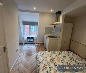 Studio to rent - Photo 3