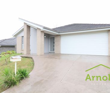 SPACIOUS 4 BEDROOM FAMILY HOME - Photo 4