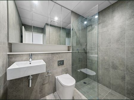 Rare 3 Bedroom apartment nestled in the heart of Redfern! - Photo 3