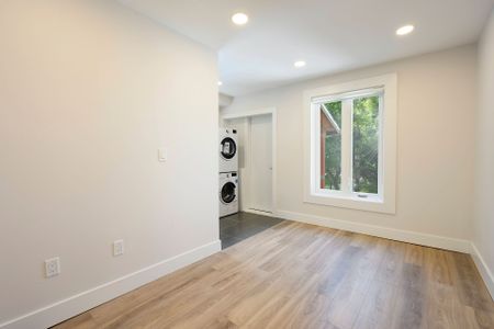 For Lease - 1995 Dundas Street, Toronto, Ontario - Photo 5