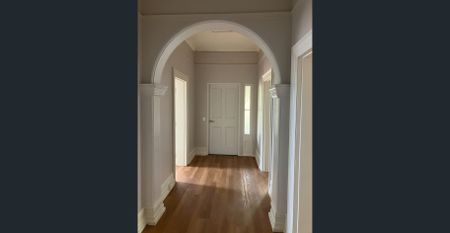 Light-filled 2-bedroom Affordable Housing Apartment in Bondi Junction - Photo 4