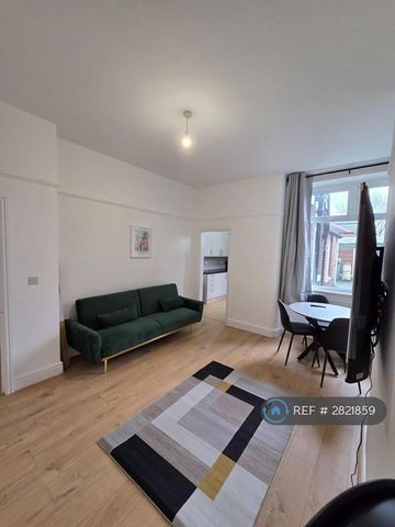 4 bedroom terraced house to rent - Photo 2