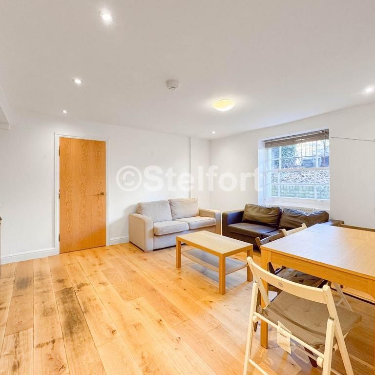 3 bedroom flat to rent - Photo 1