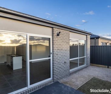 18 Dome Avenue, Donnybrook, Vic 3064 - Photo 4