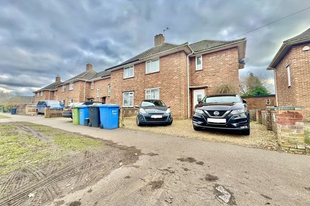 South Park Avenue, NORWICH - Photo 1