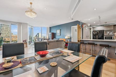 3 bedroom flat to rent - Photo 2