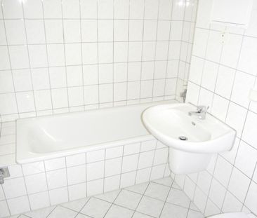 2-Zimmerwohnung mit Balkon und Laminatfußboden ! - Photo 4