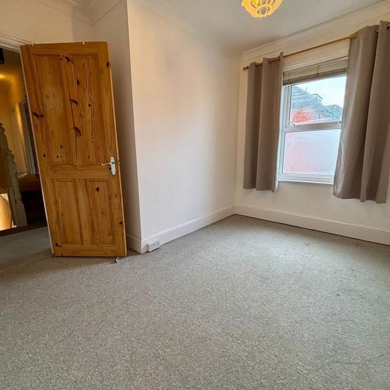 2 bedroom maisonette to rent - Photo 1