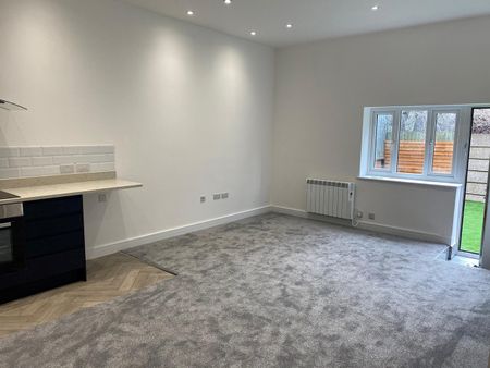 1 Bed Flat, South View Avenue, RG4 - Photo 2