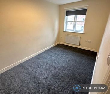3 bedroom end of terrace house to rent - Photo 4