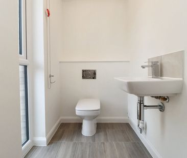 2 bedroom terraced property to rent - Photo 1