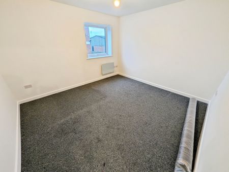 2 bedroom Flat To Let - Photo 4