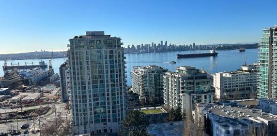 Lower Lonsdale Apartment w/ Great Views - Photo 2