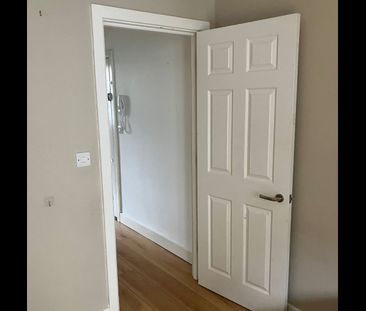 1 Bed Flat, West Hendon Broadway, NW9 - Photo 5