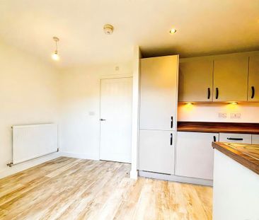 2 bedroom semi-detached house to rent - Photo 3