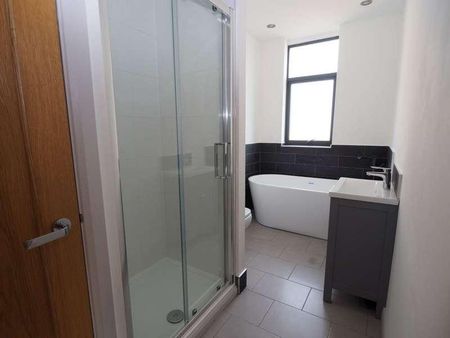 Union Road, Old Nat West Bank, SK22 - Photo 5