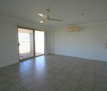 Family Home in Riverview Estate! - Photo 2