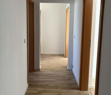 GroÃzÃ¼gige Wohnung mit schÃ¶nem Balkon in grÃ¼ner und lÃ¤ndlicher... - Photo 1