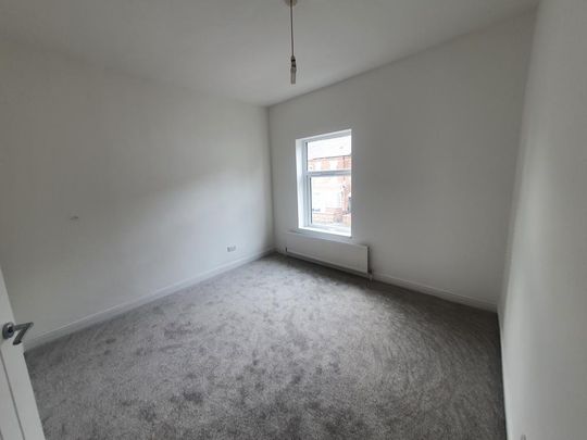 4 bedroom terraced house to rent - Photo 1