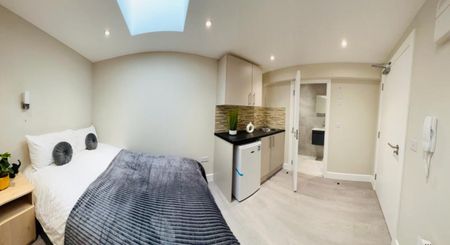 Room in a Shared Flat, High Road, NW10 - Photo 2