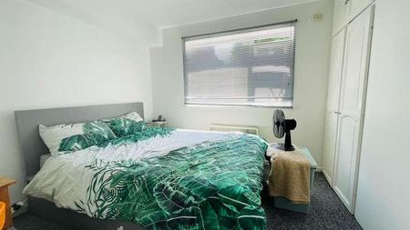 Brangwyn Crescent, London, SW19 - Photo 4