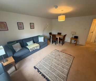 2 bedroom flat to rent - Photo 2