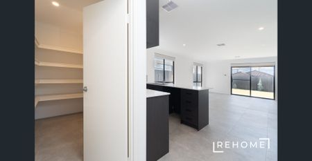 Modern Family Home Awaits! - Photo 4