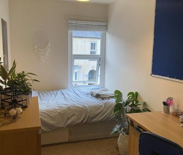 4 bedroom terraced house to rent - Photo 4