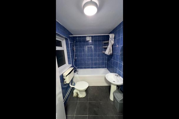 Room in a Shared House, Newport Road, B12 - Photo 1