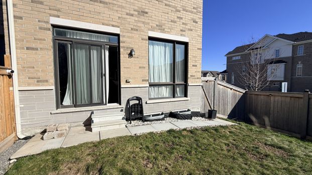 For Lease - 2502 Hibiscus Drive, Pickering, Ontario - Photo 1