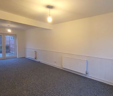 High Street, Atherstone - Photo 3