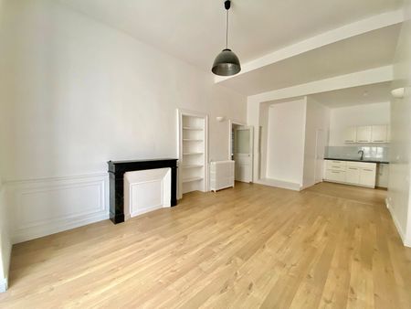A LOUER - NANTES CENTRE VILLE - Appartement 3 pièces de 86.77 m² - Photo 4