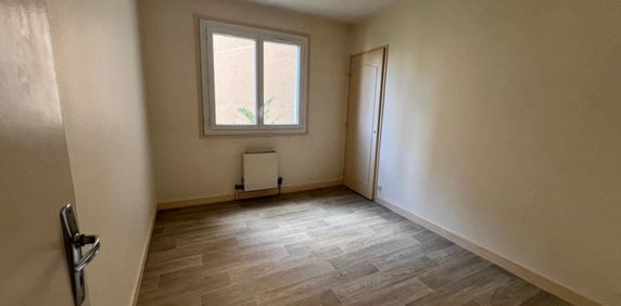Location Appartement 2 pièces 44m² ROANNE 42300 - Photo 2
