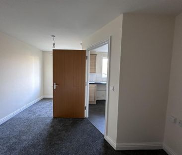 1 bedroom retirement property to rent - Photo 4