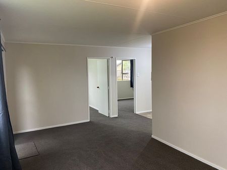 Charming 2BR Unit in Milson! Freshly renovated - Photo 4