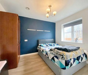 1 bedroom in a house share to rent - Photo 2