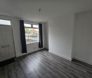 2 bed Terraced - To Let - Photo 5